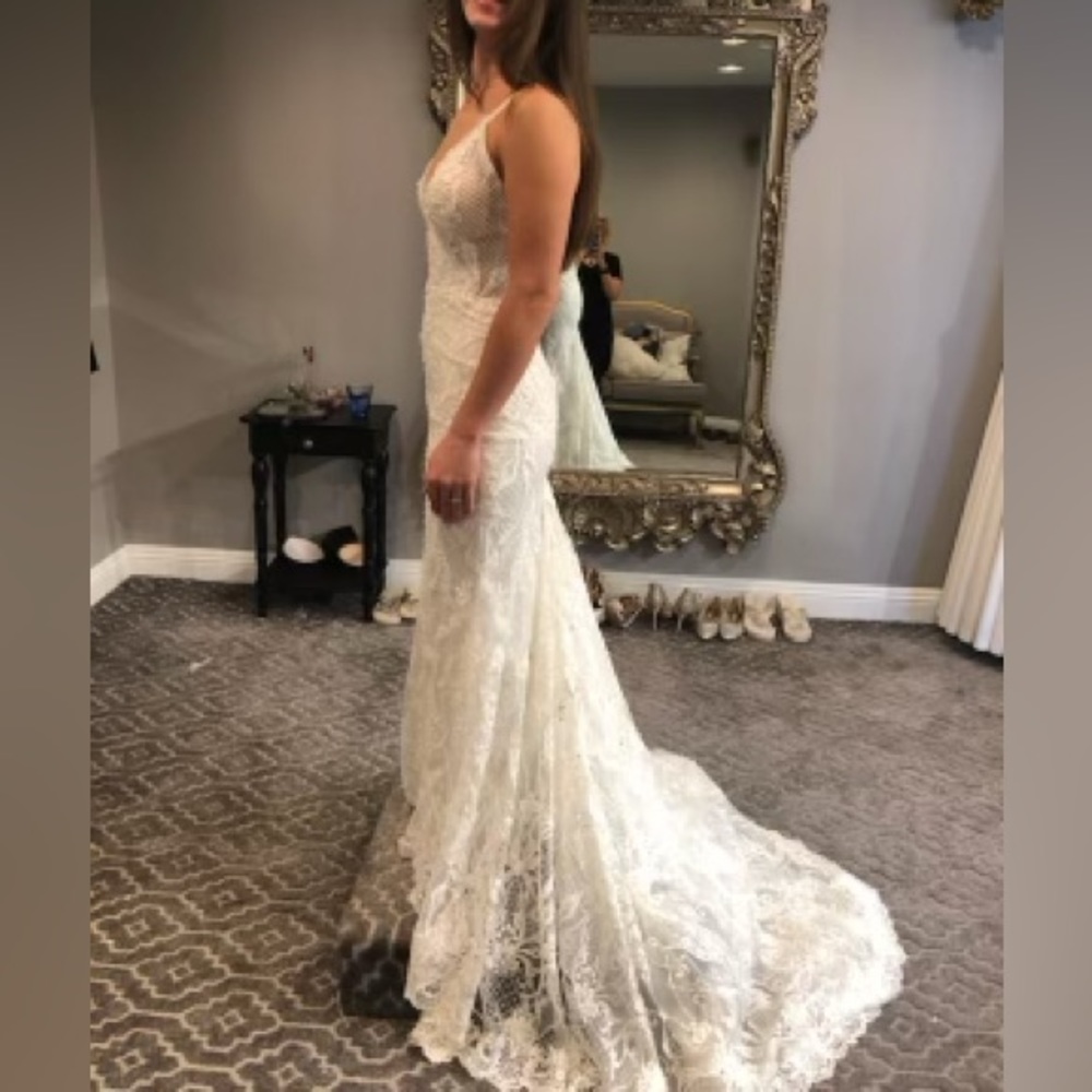 Wedding Dress - Picture 6 of 8